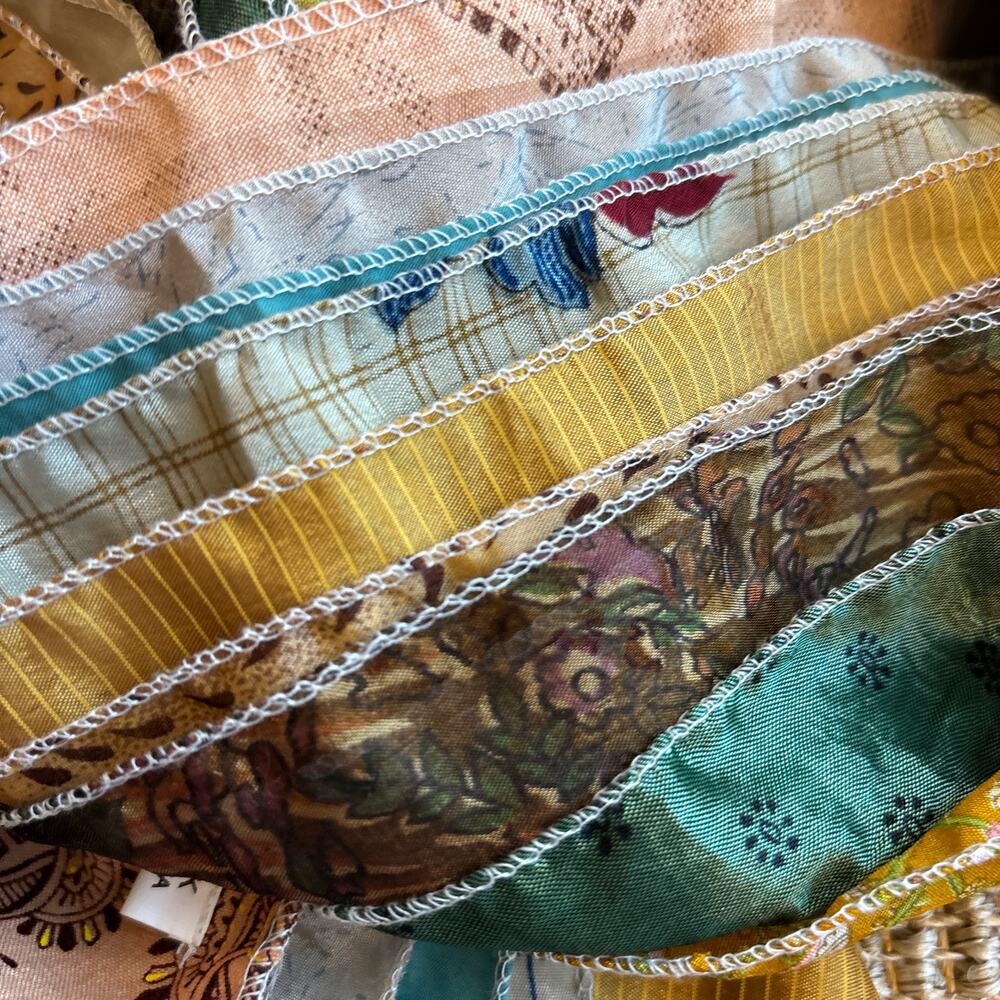 🌿 100% Silk Kantha Patchwork Scarf - image 5